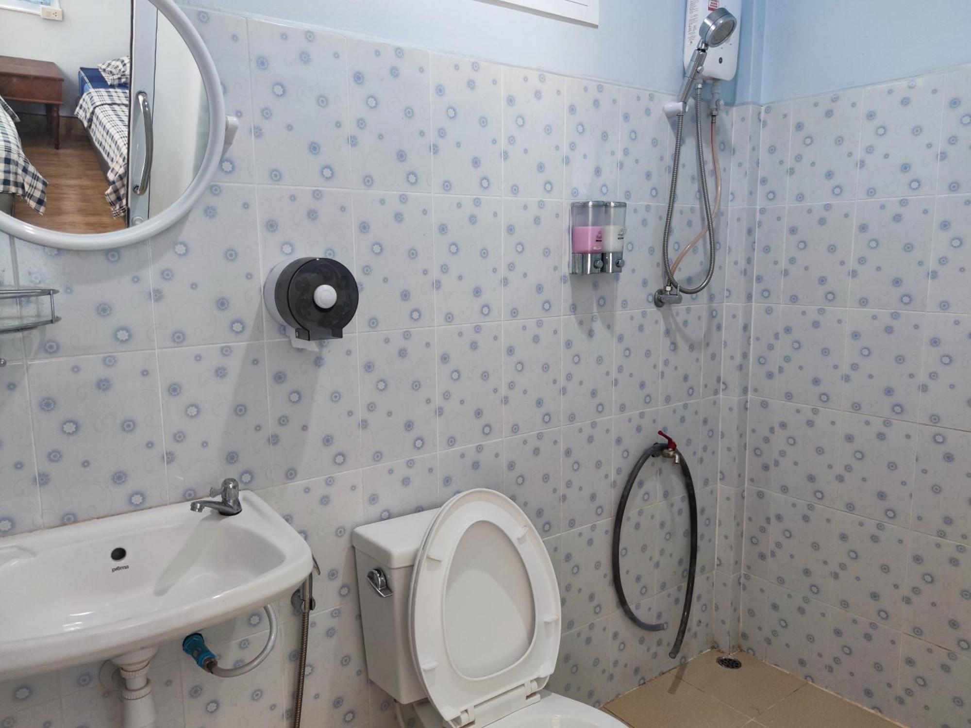 Baan Suan Tondin Hotel Satun Quarto foto